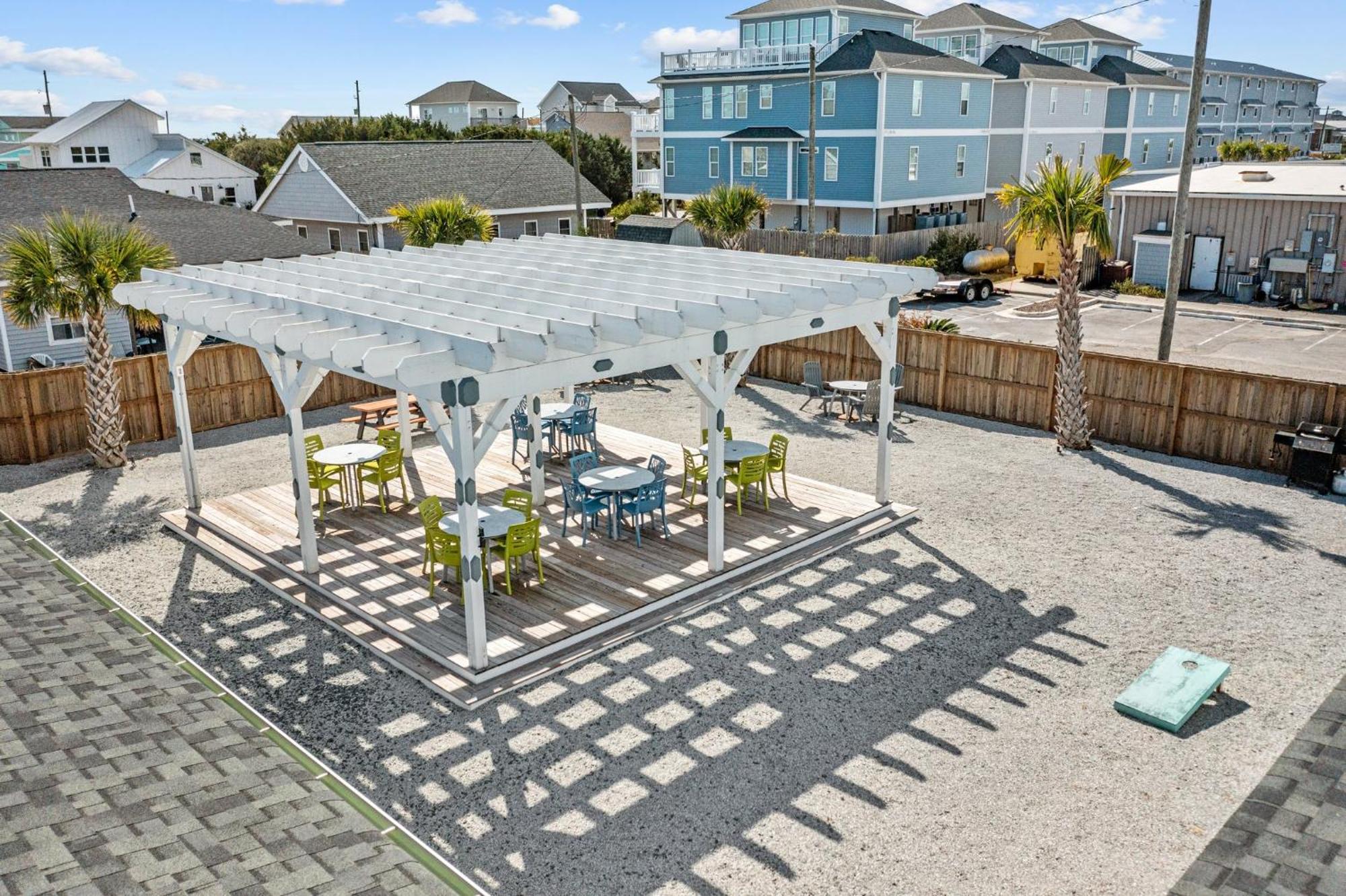 Loggerhead Inn And Suites Surf City Exteriör bild