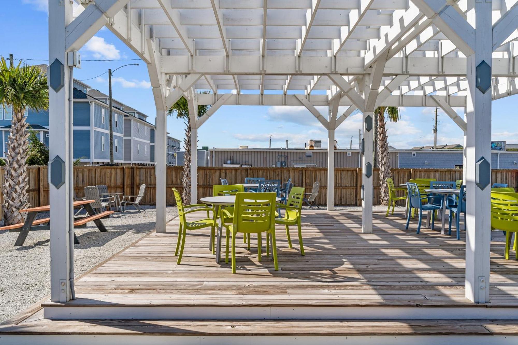 Loggerhead Inn And Suites Surf City Exteriör bild