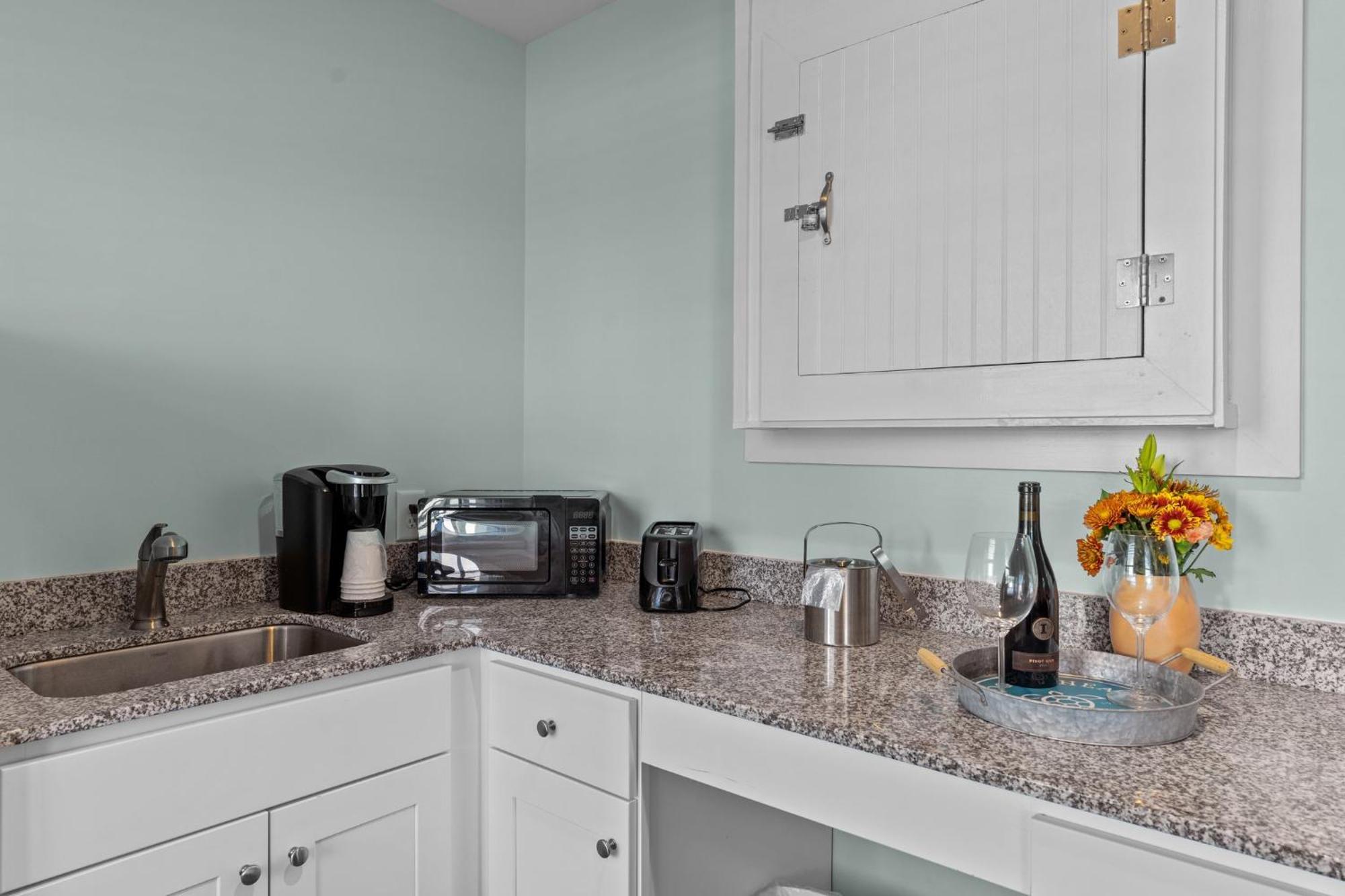 Loggerhead Inn And Suites Surf City Exteriör bild