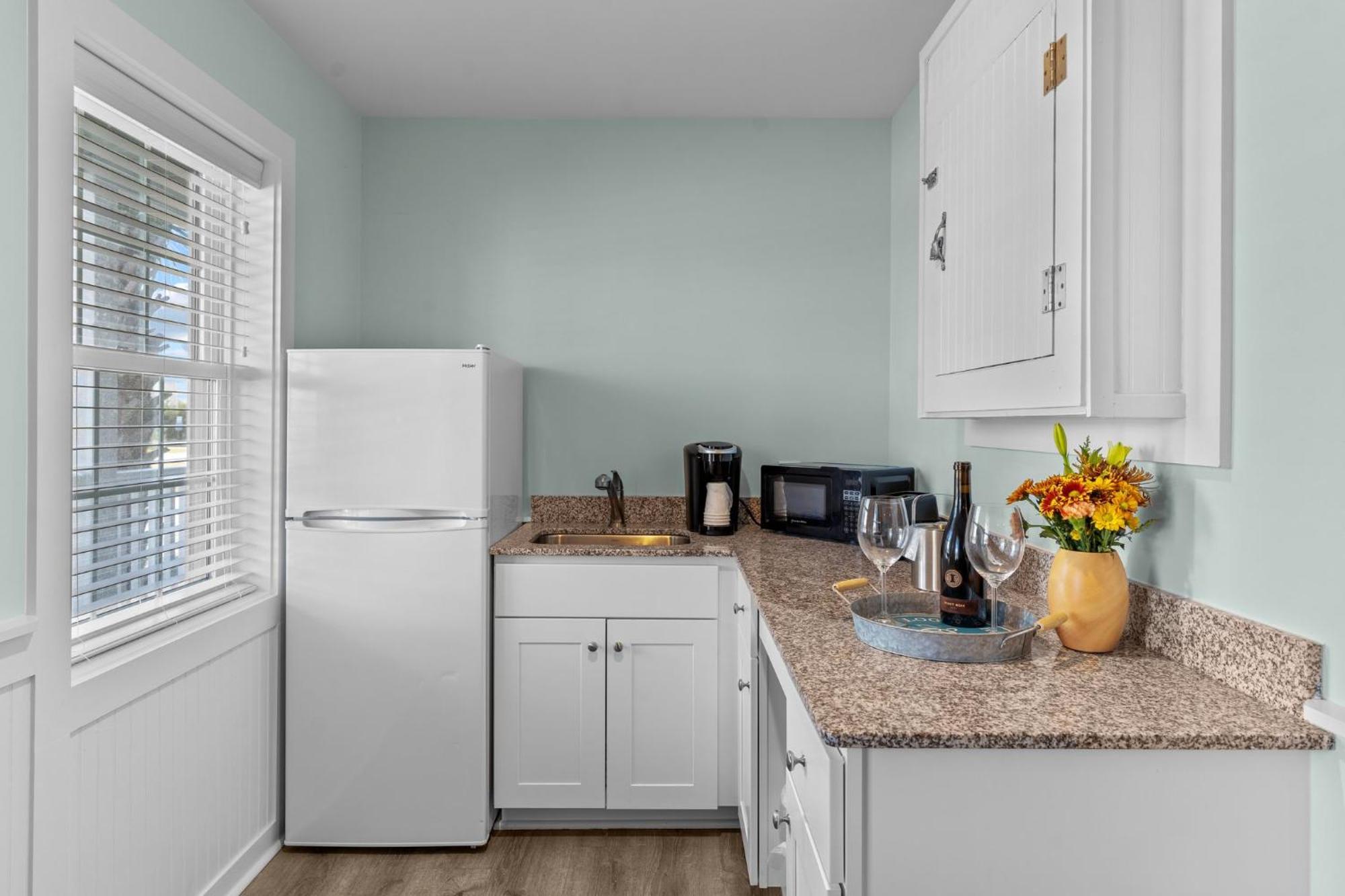 Loggerhead Inn And Suites Surf City Exteriör bild